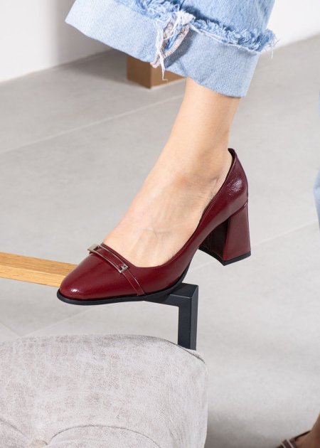 هيلز كعب عريض