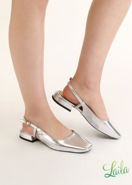 حذاء فضي كلاسيك