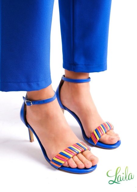 هيلز ازرق بحزام ملون