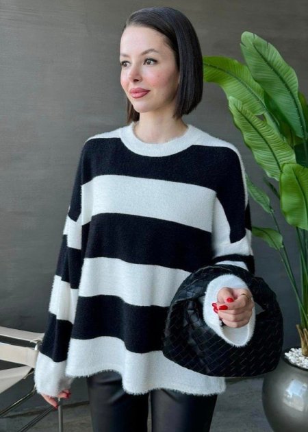 كنزة تريكو مخططة