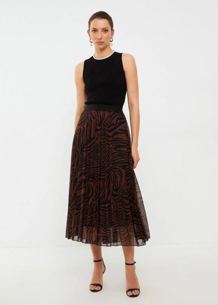 تنورة كسرات نفشة زيبرا