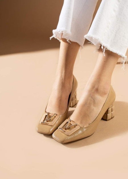 حذاء نسائي كعب عريض