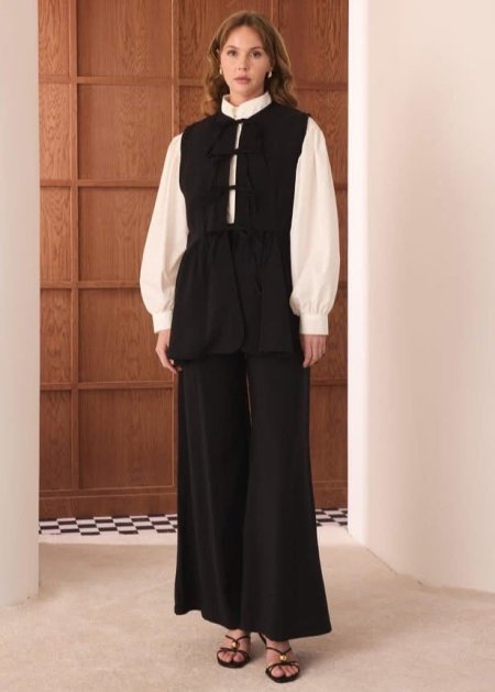 طقم قطعتين ڤزت وبنطلون